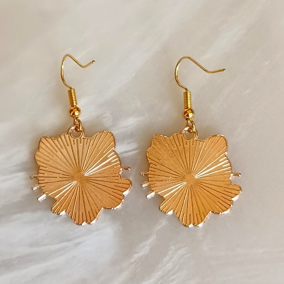 Sanrio Hello Kitty Cupid Handmade Earrings - Picture 3 of 4